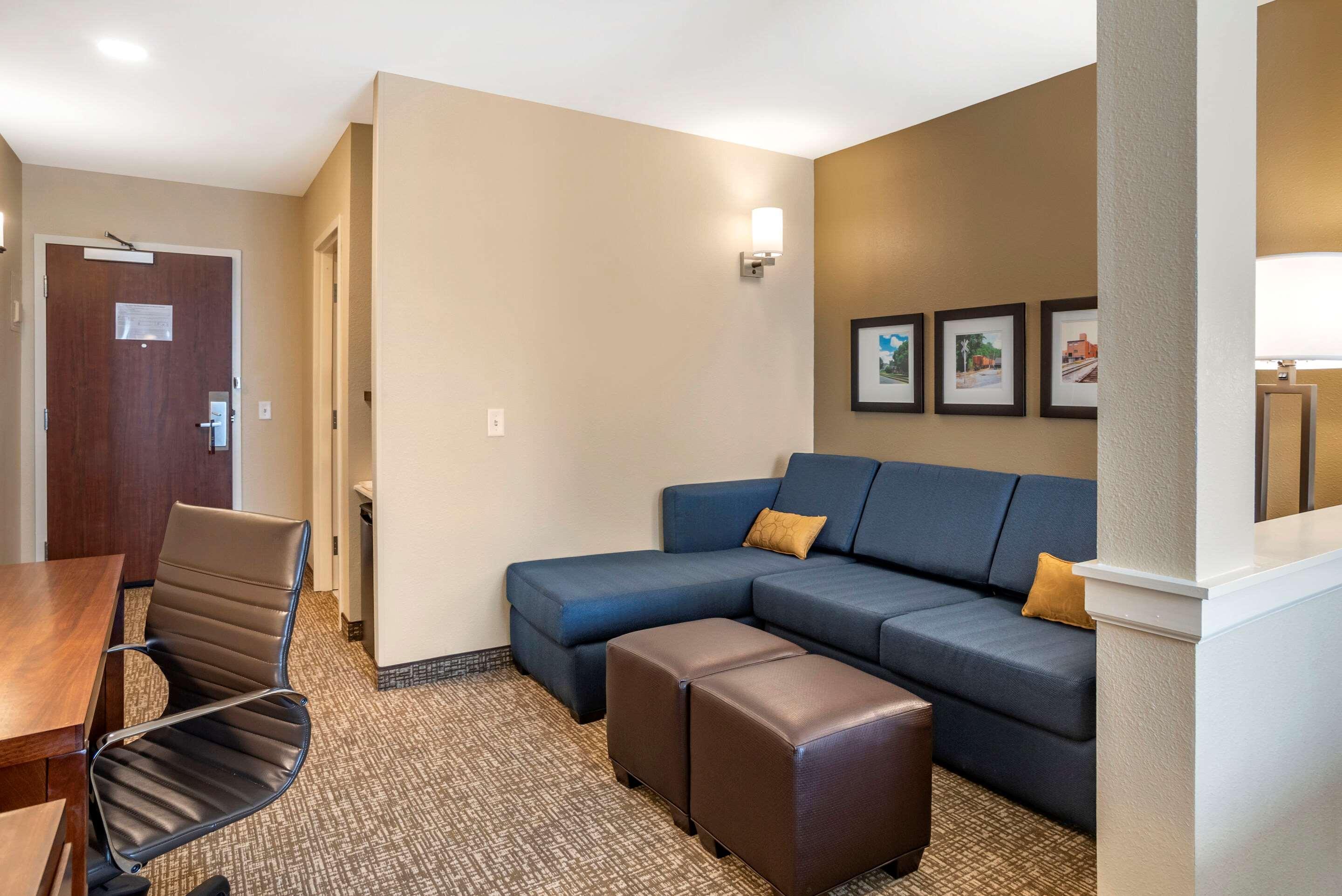 Comfort Inn & Suites Харрисонберг Экстерьер фото