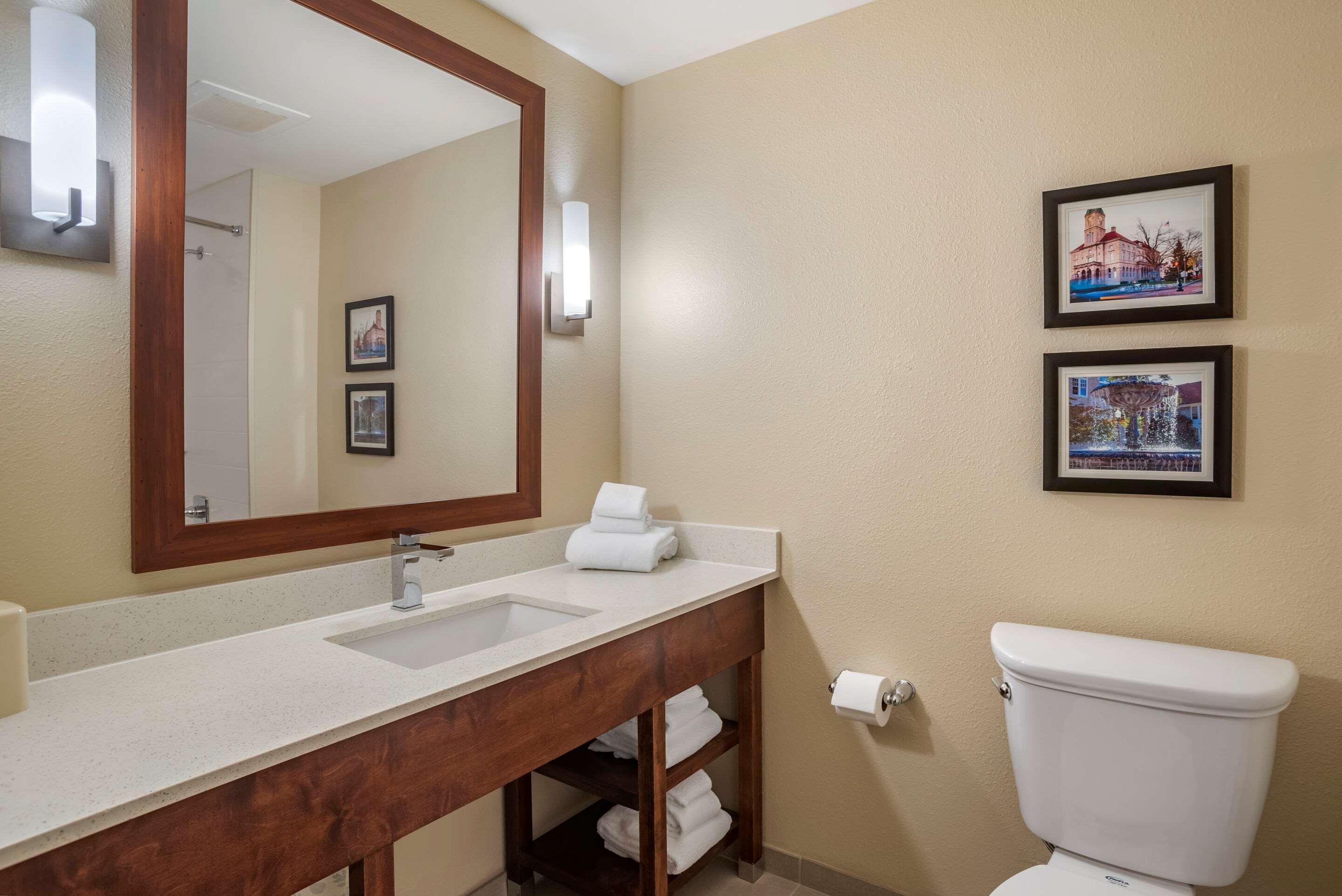 Comfort Inn & Suites Харрисонберг Экстерьер фото